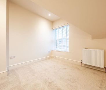 4 bedroom terraced house to rent - Photo 3