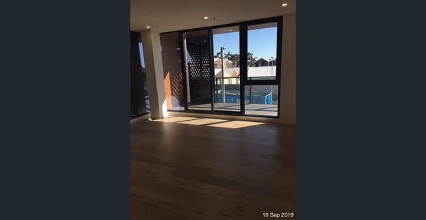 Modern 2 Bedroom Apartment - Photo 1