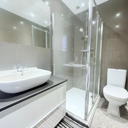 1 bedroom in a house share to rent - Photo 3