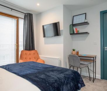 Room 2, 12 Epworth Street, Belfast, BT5 4QR - Photo 6
