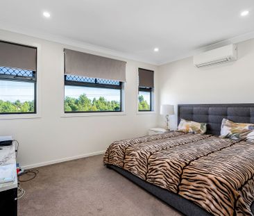 Modern Double-Storey Family Home for Rent in the Gables !! - Photo 3