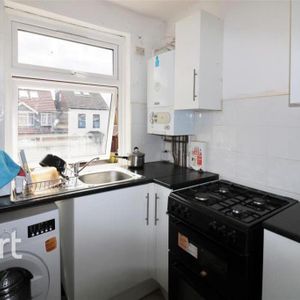 House share to rent - Photo 2