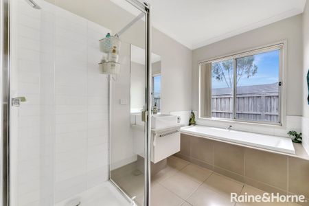 31 Butterfly Boulevard, Tarneit, VIC 3029 - Photo 3