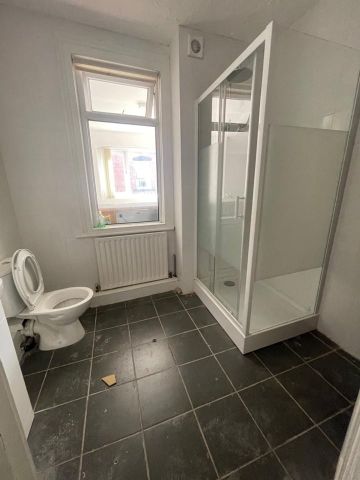 Room in a Shared House, Pennington Street, LS6 - Photo 4