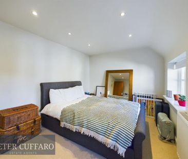 3 bedroom end of terrace house to rent - Photo 6