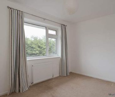 2 bedroom property to rent in Epsom - Photo 3