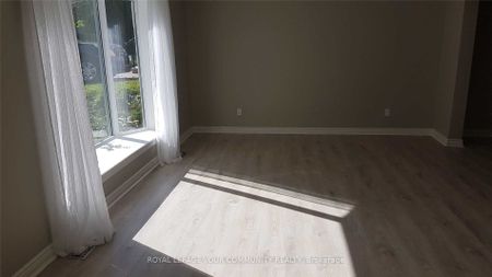 Detached Home For Lease | C8073572 - Photo 4