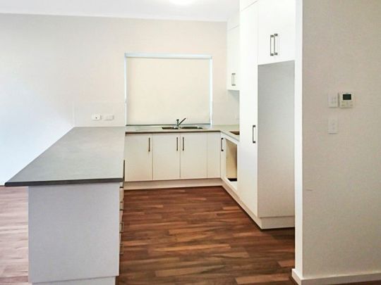 Modern Courtyard Home Close to Amenities - Photo 1