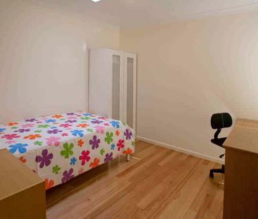 Small-Medium Room - Photo 1