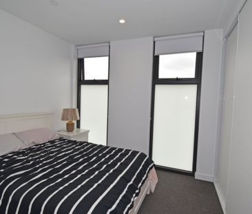 Modern Apartment in the Heart of Bentleigh - Photo 6