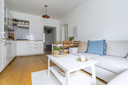 Klimatyczne 3 pokoje w prestiżowej lokalizacji. 54 m² - Photo 2