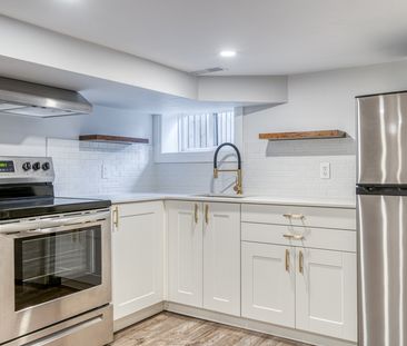 $1,399 / 1 br / 1 ba / 675 sqft 37 Garfield ave N unit 3 - Photo 3