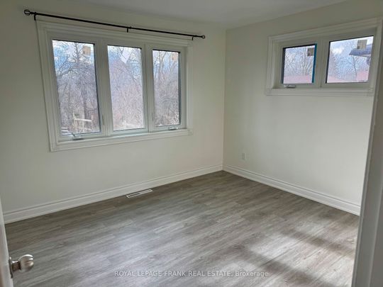 For Lease - 181 Southlawn Avenue Unit# Main, Oshawa, Ontario - Photo 1