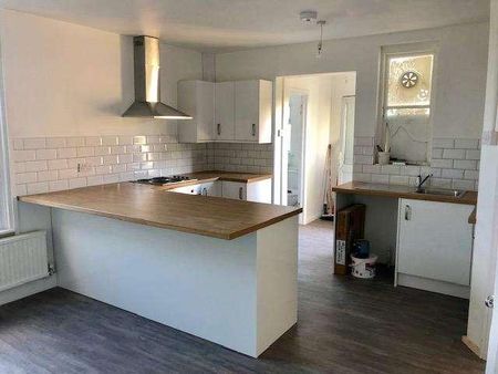 Margate Hill, Acol, Birchington, CT7 - Photo 3