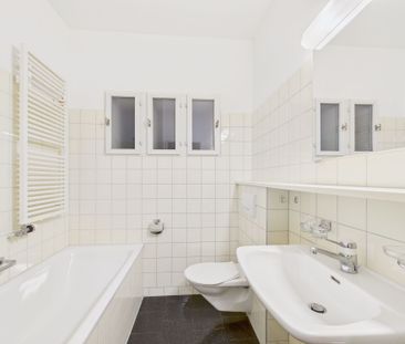 Generous 3.5-room apartment with balcony in Biel-Benken BL - Photo 2