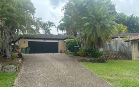 Exceptionally Positioned 4 Bedroom Home in Parkwood - Photo 2