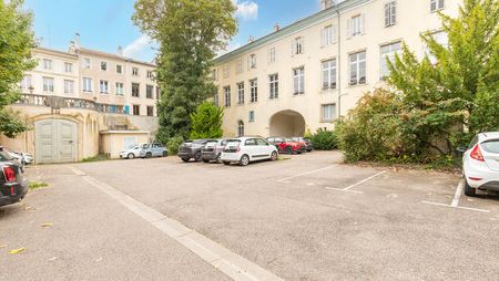 EXCLUSIVITE : Appartement T4 de 123m² - Vieille Ville - Photo 3