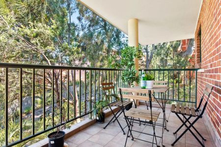 Neat 3 Bedroom Apartment - Photo 5