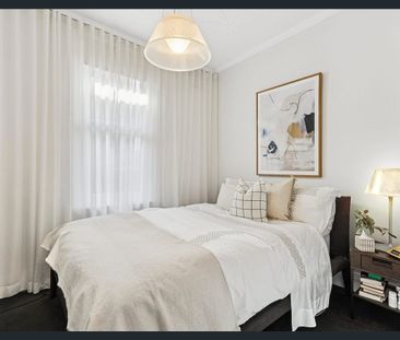 Impressively Stylish & Private Apartment - Photo 3