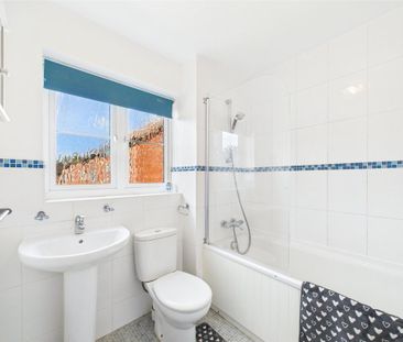 2 bedroom end of terrace house to rent - Photo 3