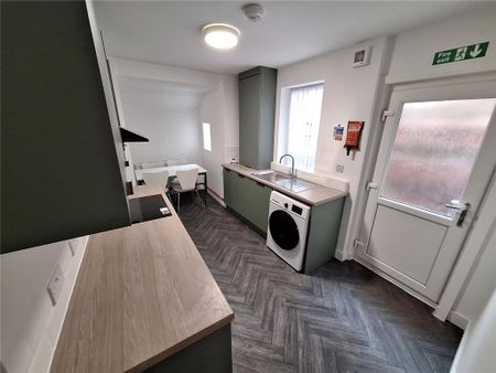 1 bedroom in a house share to rent - Photo 5