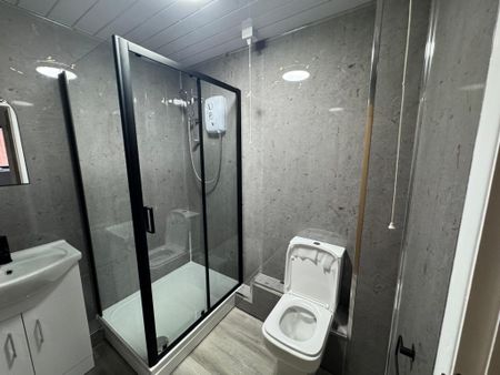 6 Aldersley Road, Wolverhampton, West Mildands, WV6 9LT - Photo 2