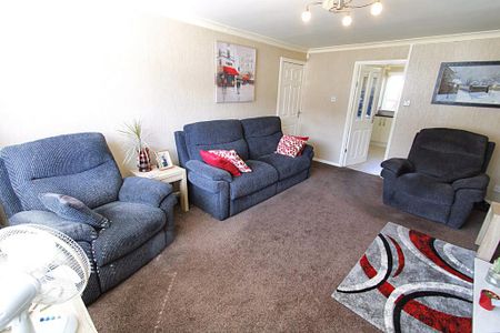 4 bedroom terraced house to rent - Photo 2