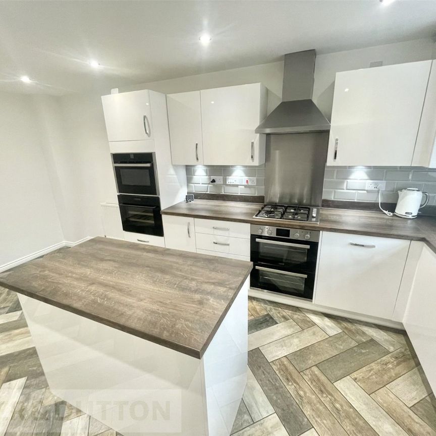 Eason Way, Ashton-under-Lyne, Greater Manchester, OL6 - Photo 1