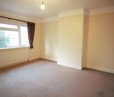 4 bedroom semi-detached house to rent - Photo 4