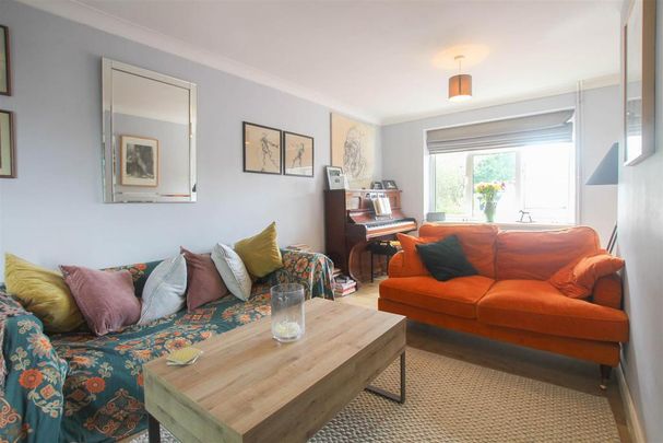 3 bedroom semi-detached house to rent - Photo 1