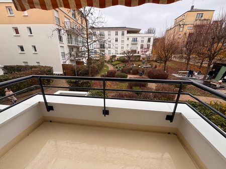 Location Appartement 3 pièces 61m² - Photo 2