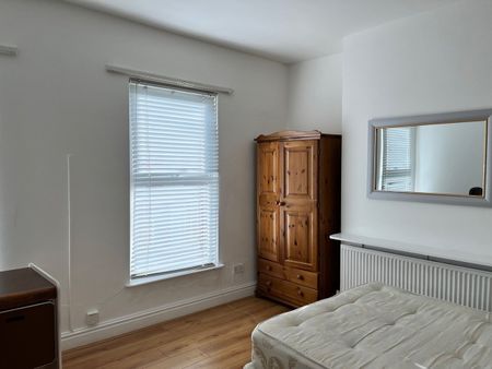 3 Bed Terraced House, Gwenfron Road, L6 - Photo 4