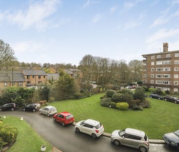 Queens Court, Queens Road, Richmond, Surrey, TW10 - Photo 2