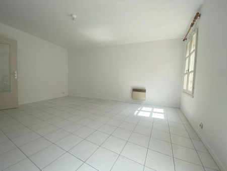 Location Appartement 2 pièces 56m² AVIGNON 84000 - Photo 2