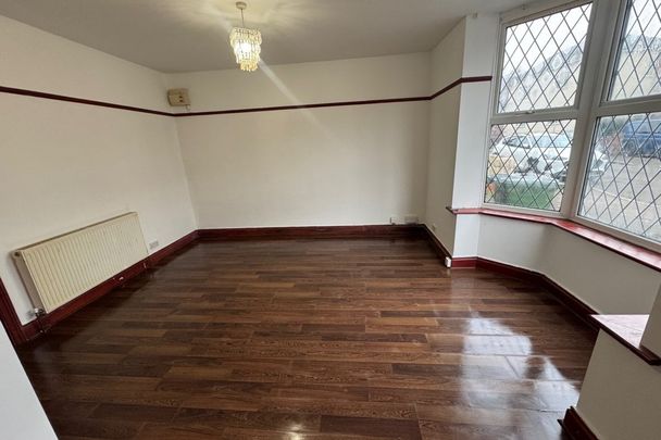 Adelaide Road - Photo 1