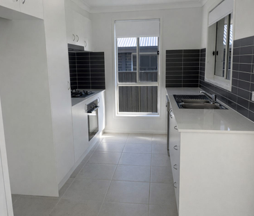 Welcome to another beautiful home at 13 Gallant Place Lochinvar! - Photo 4