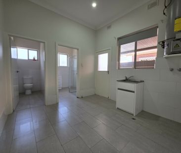 SPACIOUS TWO BEDROOM MAIS0INETTE - Photo 6