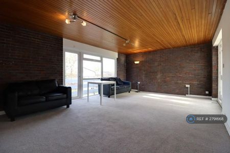 3 bedroom penthouse to rent - Photo 2