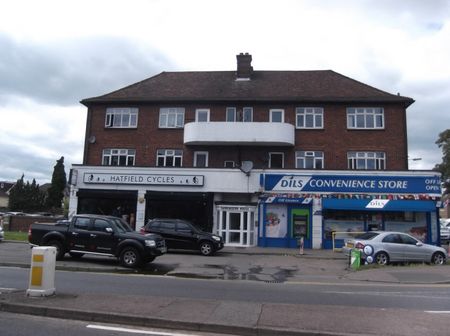 2 bedroom Flat - Farringdon House, Hatfield - Photo 2