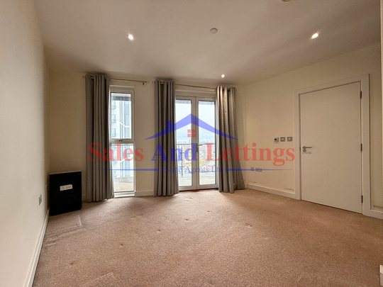 2 bedroom flat to rent - Photo 1