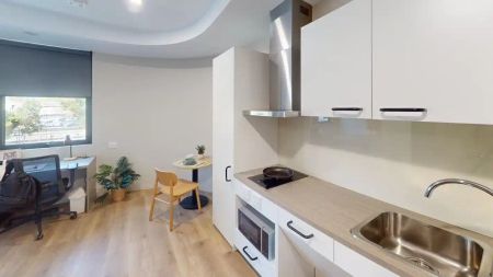 5 Bed Ensuite Panoramic View - Photo 2