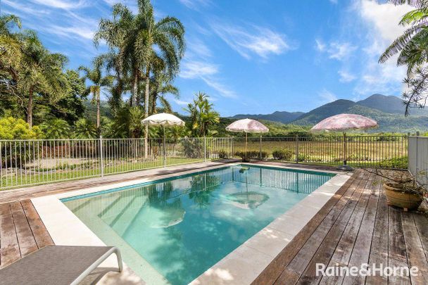 4 Bedroom Furnished Home with Pool & Stunning View! - Photo 1