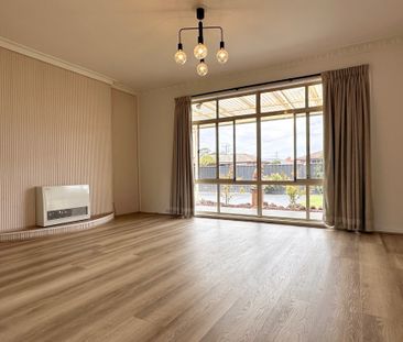 1 Fairbank Road, CLAYTON SOUTH - Photo 1