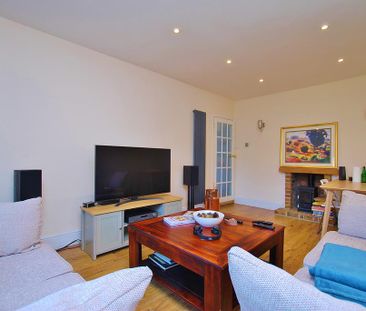 4 bedroom bungalow to rent - Photo 2