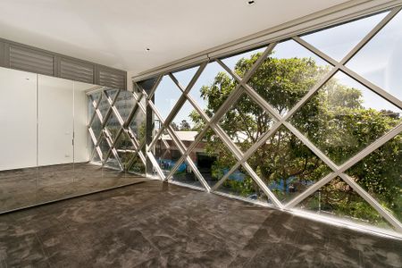 6 Crown Street, Flemington VIC 3031 - Photo 2