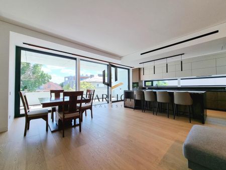 Dorobanti Luxury Living | 4 Bedroom Duplex Penthouse - Photo 4