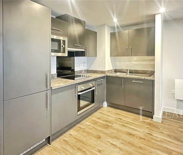 2 bedroom apartment to rent Castle Street, Luton, Bedfordshire, LU1 - Photo 2
