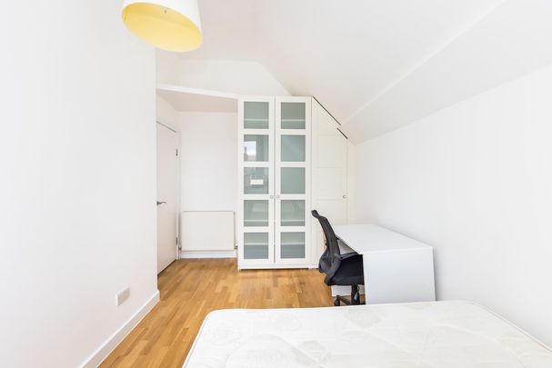 Broadhurst Gardens, Finchley Road, London, NW6 - Photo 1