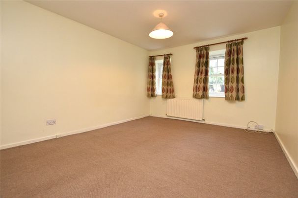 28, Warley View, Rodley, Leeds, LS13 1DU - Photo 1