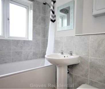 Price £1,200 pcm - Available 24/11/2025 - Unfurnished - Photo 3